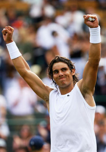 图文-温网第四日男单次轮赛况 纳达尔高举双拳