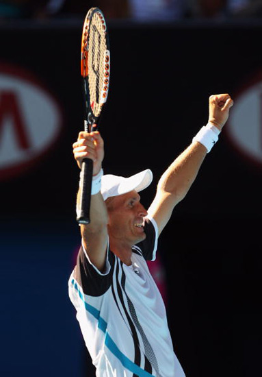 图文达维登科5盘险胜沃达斯科高举双手庆祝胜利