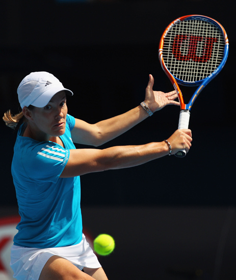 图文-[澳网]海宁vs佩特洛娃 海宁单反强力回球_网球频道_nike新浪竞技