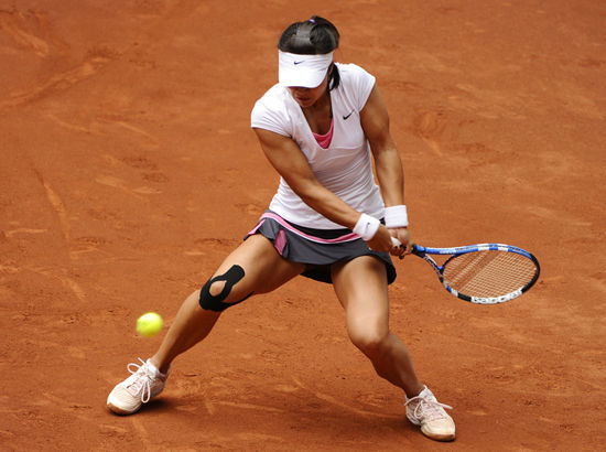 图文-李娜征战马德里赛八强 李娜双手反拍发威_网球