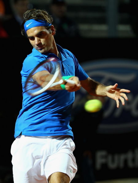 图文-罗马赛费德勒横扫晋级4强 费德勒姿势优雅