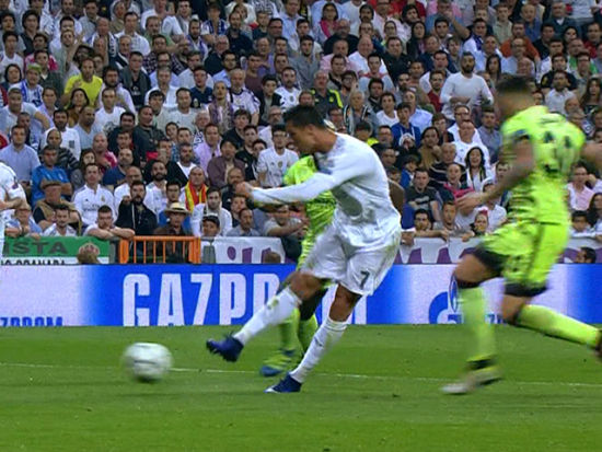 巴斯克斯送直塞 C罗禁区爆射被哈特没收