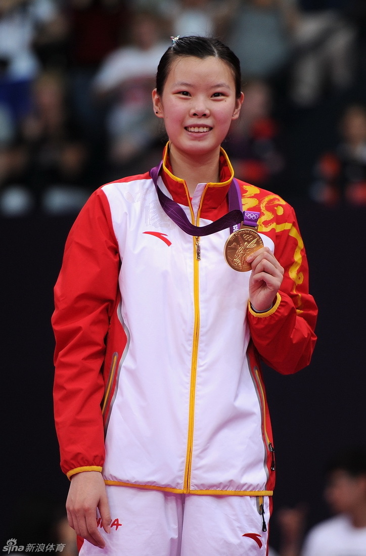 李雪芮夺得羽毛球女单金牌