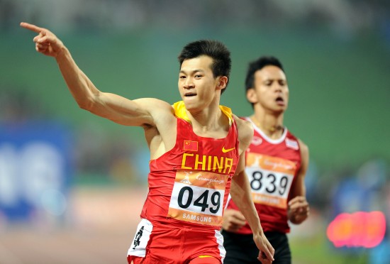 图文亚运男子100米赛况中国选手劳义